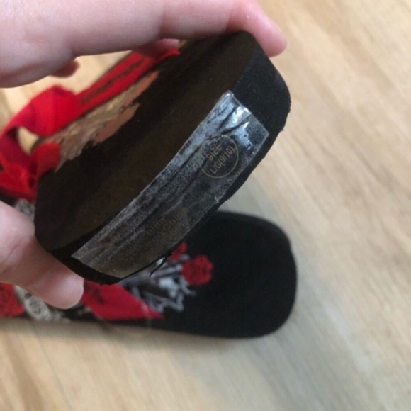 BNWT Sons of Anarchy Black and Red Skull Flip Flops - Picture 3 of 5